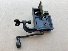 Vintage South Richland Machine Co. NY Clean Cut Pinking Machine Fabric Cutter