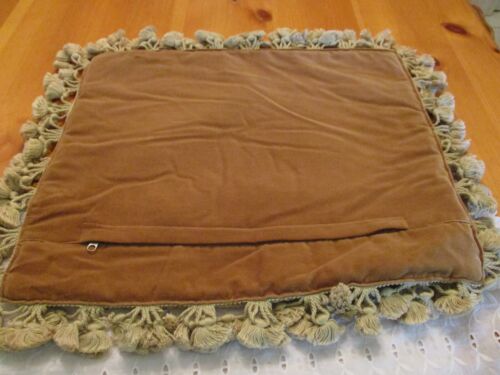 Aubusson Needlepoint Pillow Cover no tag 18” X 16” Floral Ring Roses Tassels EUC - Picture 15 of 16