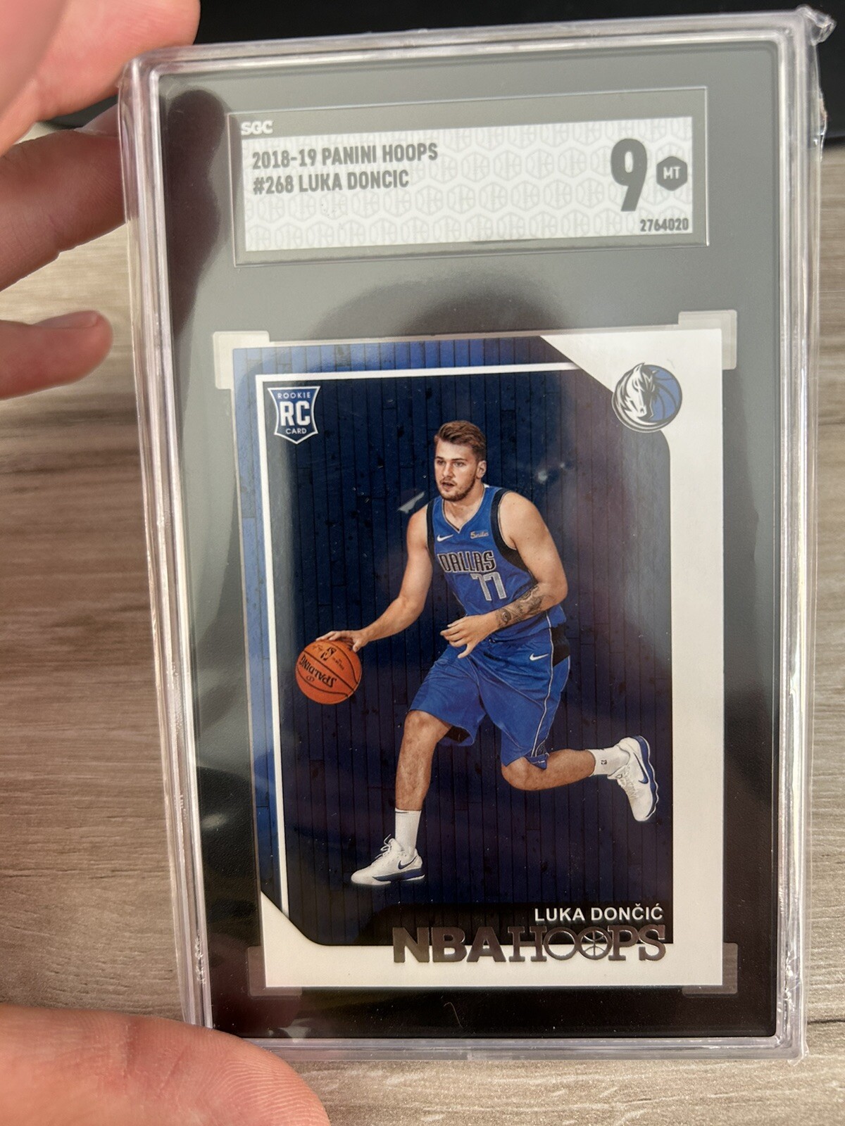 89225184 LUKA DONCIC 2018 Panini NBA Hoops 268 RC Rookie SGC 9