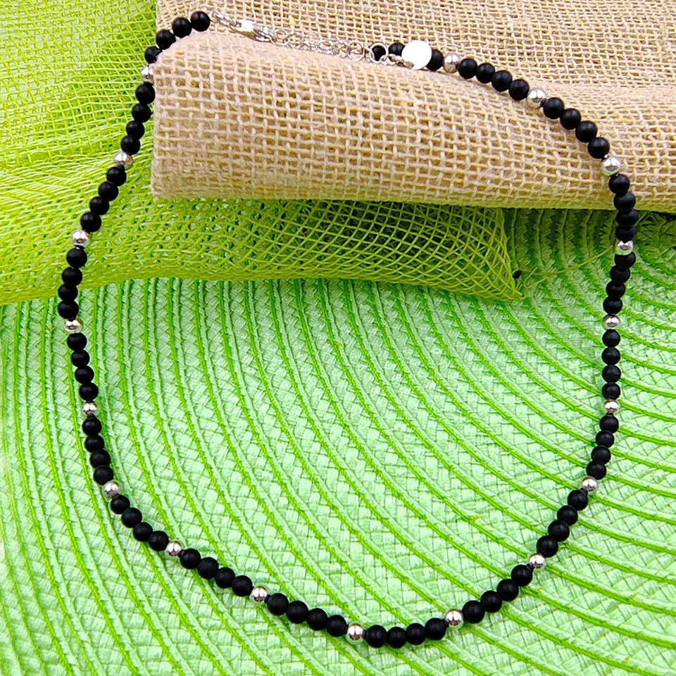 Collana da uomo in argento 925 girocollo sfere resina nera - Immagine 3 di 4