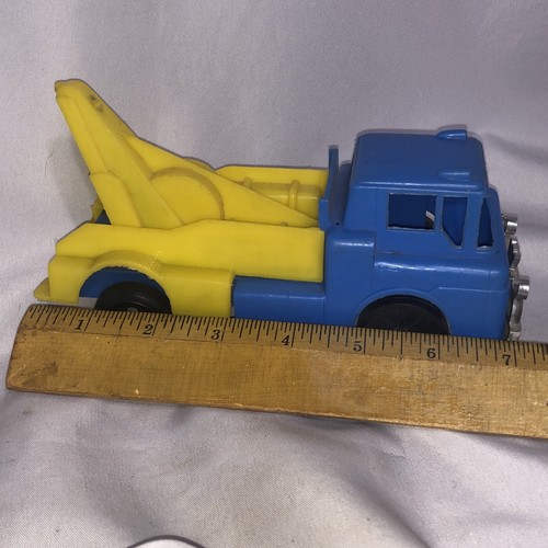 1960s Ford C600 Tow Truck Gay Toys Made in USA Blue Can Yellow Back/5a - Picture 8 of 9