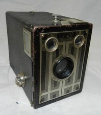 Vintage Kodak Six-20 Brownie Junior Box Camera