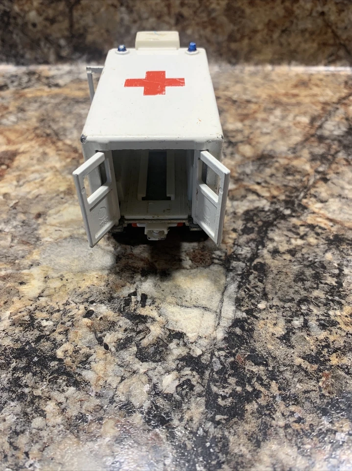 Vintage SIKU Unimog Mercedes First Aid Vehicle HH E-14 Doors Open Cool Unit VTG - Image 3 of 4