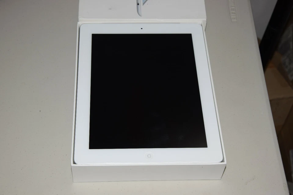 Apple iPad 2 2nd Gen 64GB MC984LL/A Wi-Fi + 3G Cellular GSM Unlocked White VGC.. - Image 3 of 4