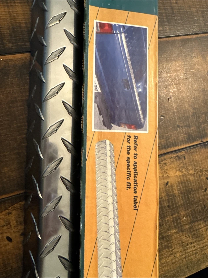 Protector de puerta trasera Deezee 2165 para camioneta Toyota 1979-88 de colección Foto 3 de 4