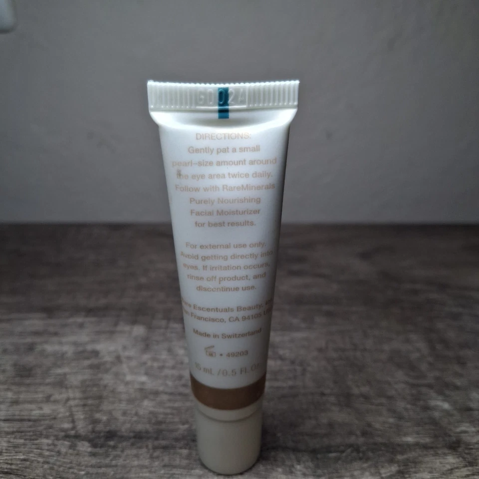 Crema de ojos triple tratamiento activa sin caja Bare Escentuals RAREMINERALS .5 oz Foto 2 de 3