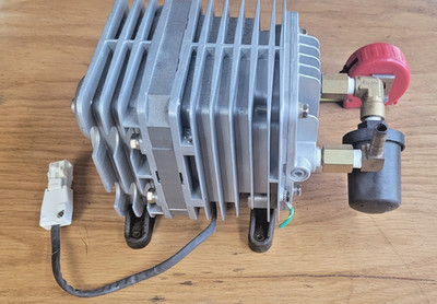 MEDO VP0935A-V1028-D2-0511 LINEAR COMPRESSOR 115VAC 60HZ 0-14.9 INHG (7.3 PSI)