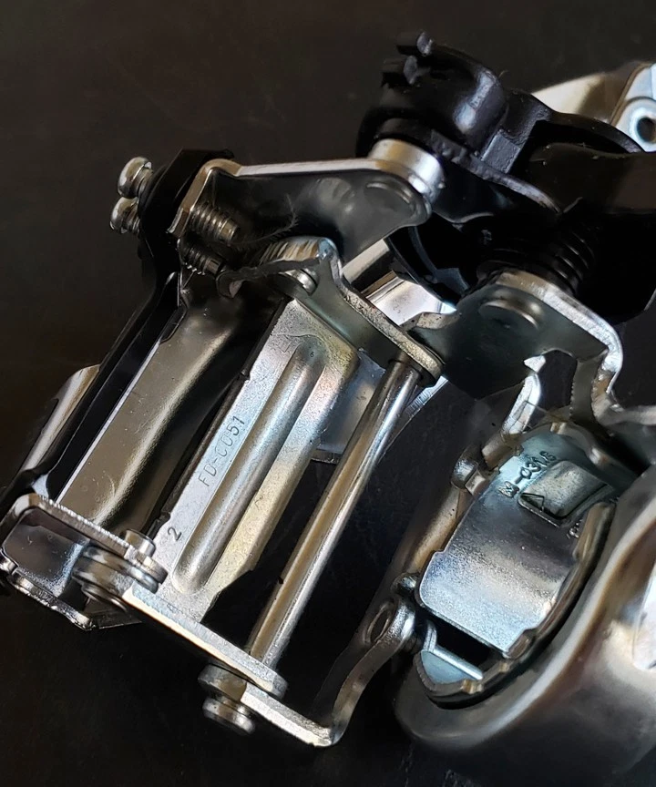 Nuevo de Lote Antiguo Shimano Top-Swing SIS Desviador Delantero Abrazadera 31.8-34.9mm FD-C050 Foto 3 de 4