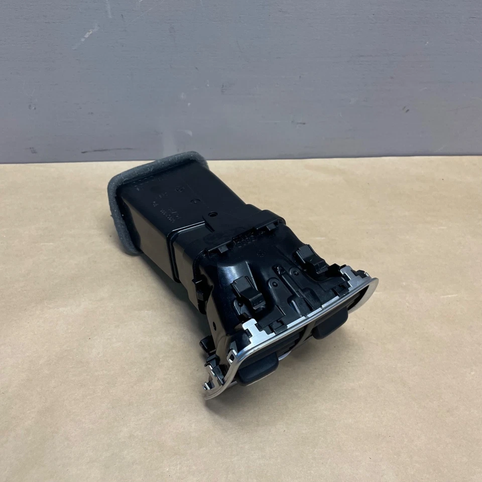 2015-18 AUDI Q3 QUATTRO U8 ЦЕНТРАЛЬНАЯ КОНСОЛЬ ЗАДНЯЯ РЕШЕТКА ВЕНТИЛЯЦИОННОГО ОТВЕРСТИЯ КОНДИЦИОНЕРА OEM - Изображение 4 из 4