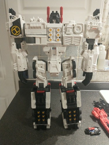 Transformers Generations Metroplex Thrilling 30 Loose Read Description - Picture 5 of 5