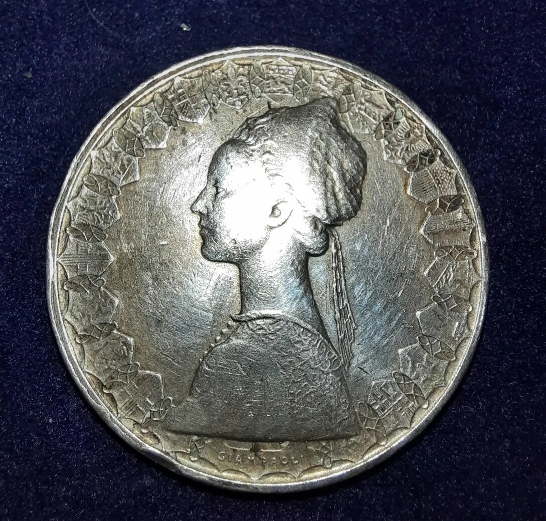 Foto 2 di 2