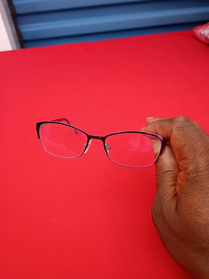 Marco de gafas Liz Claiborne púrpura rectangular ¡¡¡SOLO MARCOS!!!! Foto 2 de 4