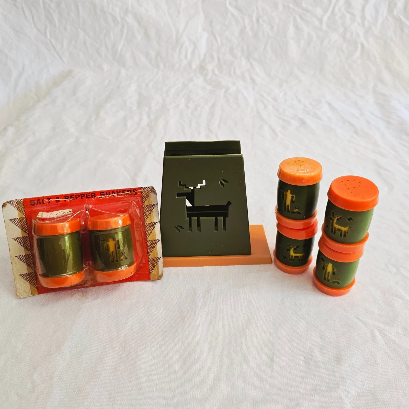 Vntg St. Labre Indian School SALT PEPPER Shaker Sets Napkin Ashland Montana 7