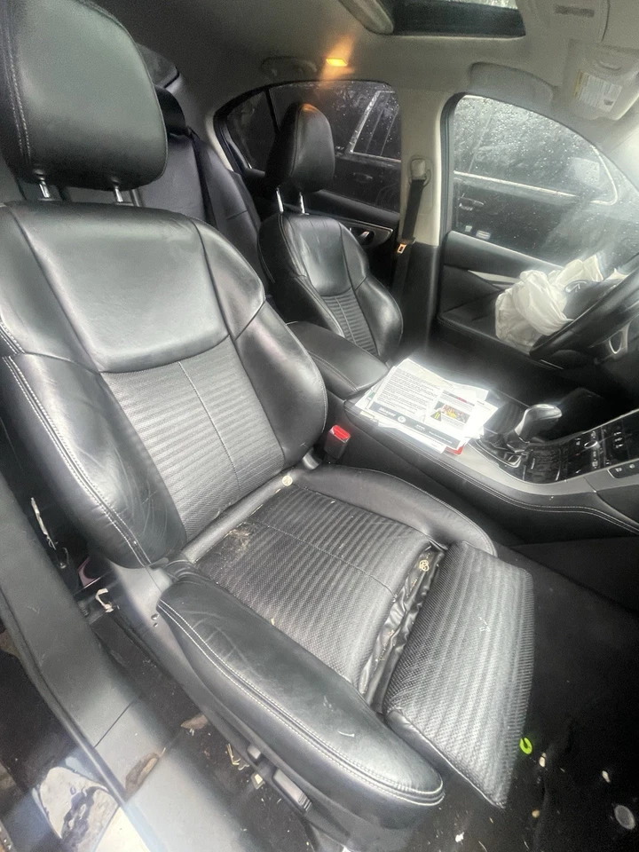 Q50 3.0 2017 Redsport Seats Full set - Image 3 of 4