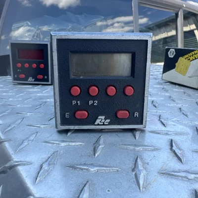 Red Lion Controls LIBT2 Libra Series Timer LB00647 - Image 1 of 3
