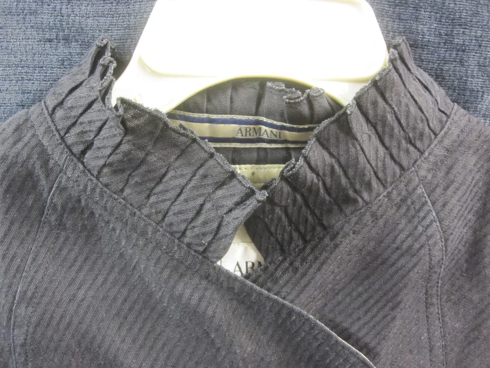 Jaqueta Armani Vintage Totalmente Forrada Rayon Plissado Gola Assimétrica Tamanho 6 - Imagem 3 de 4