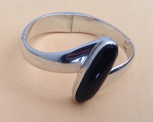 Taxco 925 Black Is Back Sterling Silver Bracelet With Oblong Onyx Black Stone Ebay