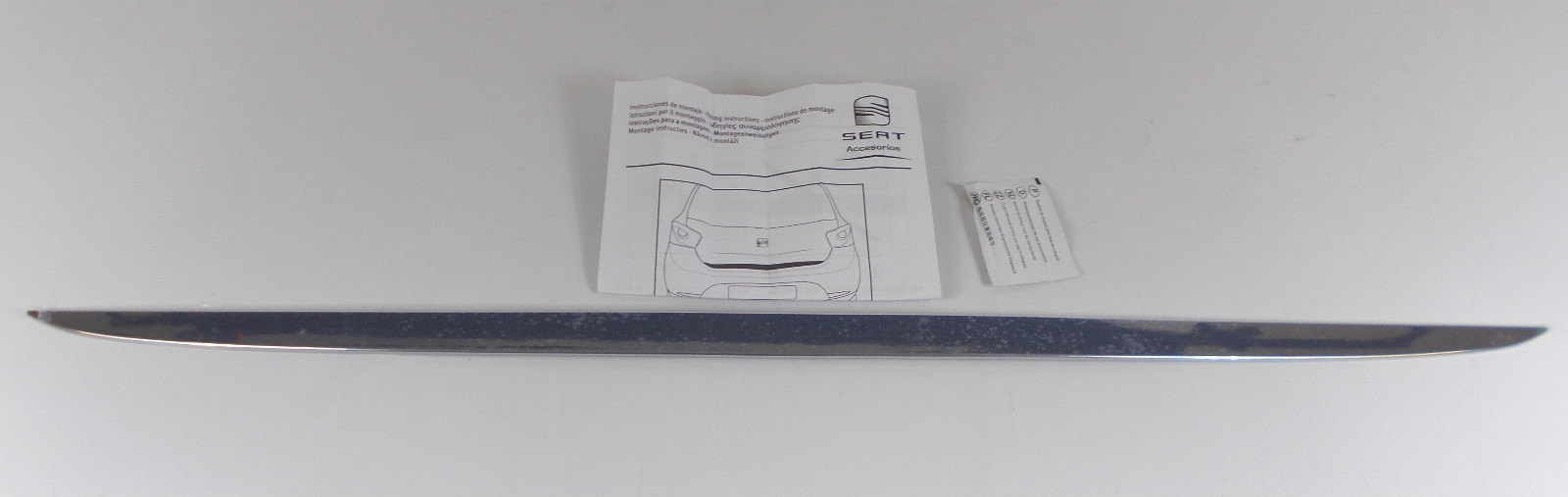 SEAT IBIZA TAILGATE CHROME TRIM MOULDING 6J0071360 NEW GENUINE  