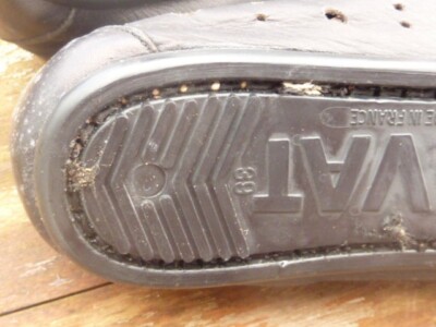 Chaussures de Football Vintage Ligne7 neuves année 1990 pointure 38