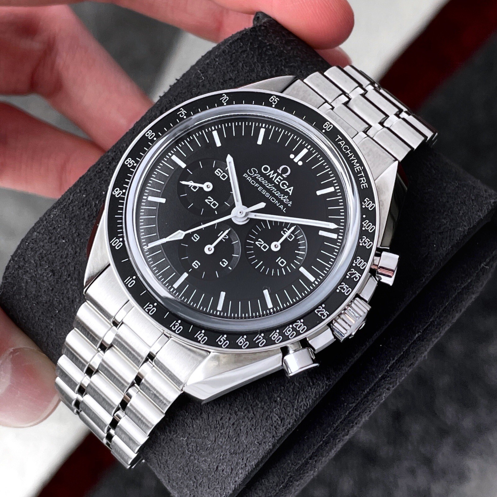 OMEGA Speedmaster Moonwatch 