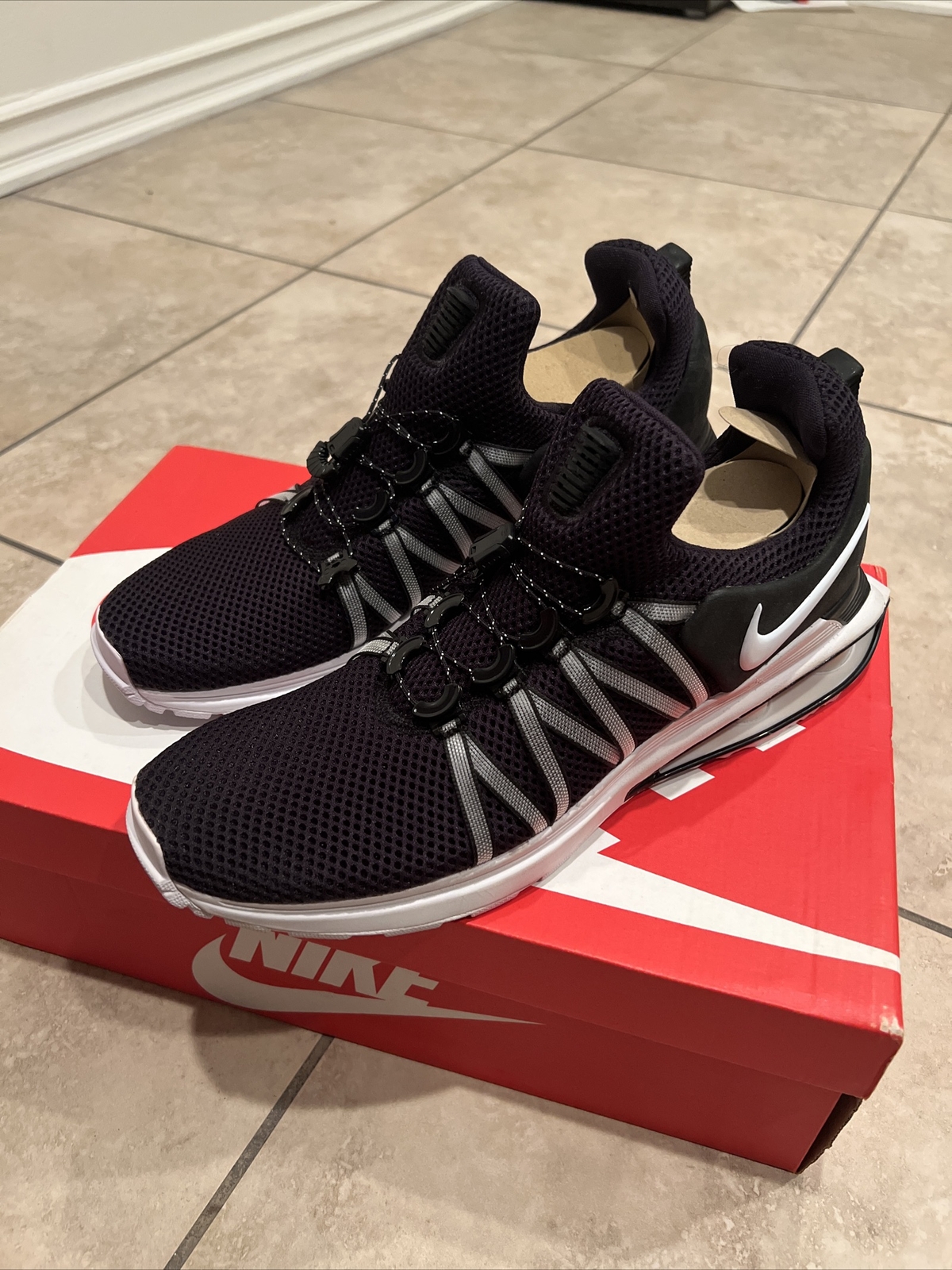 Size 10 - Nike Shox Gravity Black 