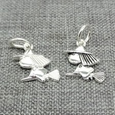 10 pièces de breloques balai d'équitation petit sorcière en argent sterling 925