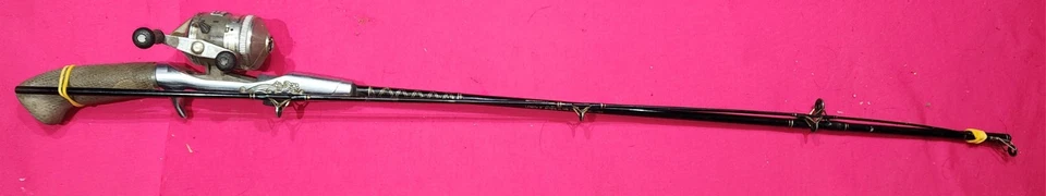 Nice Vintage Zebco UL3 Classic FeatherCast Spincast 5' Rod/Reel Combo, Rod #1703 - Image 2 of 3