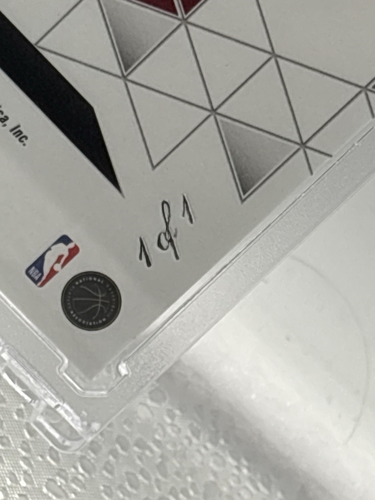 2023-24 Mosaic Caris LeVert Collage Auto Black Mosaic 1/1 Cavaliers TRUE 1/1 view 6