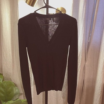 Layering piece THEORY  V neck button up cardigan with long sleeves SZ MED.