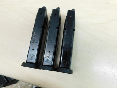 3 - Smith & Wesson M&P 40 .40 cal/.357Sig Magazines 10rd - 194410000    (S132)