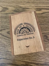 VINTAGE FLOR DE A ALLONES WOODEN CIGAR BOX DOVETAILED HAND MADE IN HONDURAS