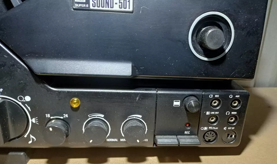 Sankyo Sound-501 8mm Cine Film SOUND PROJECTOR Made in Japan - FOR PARTS - Image 3 of 4