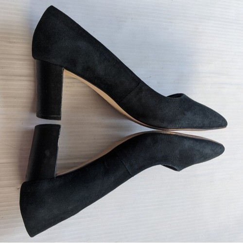 TAHARI Tallie black suede block heel pumps size 6 - Picture 3 of 15