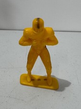 LOUIS MARX FOOTBALL PLAYER TOY PLASTIC FIGURE 4" VTG 1969 YELLOW LINEMAN BLOCK