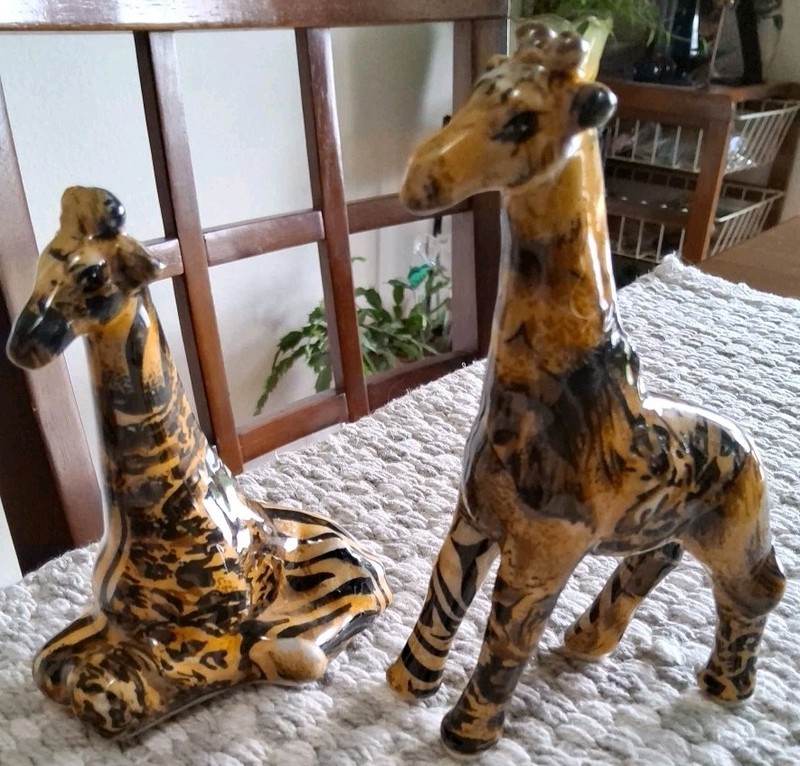 1980's Pair of Le Vie Giraffe Figurines: Safari Animal Print Decoupage