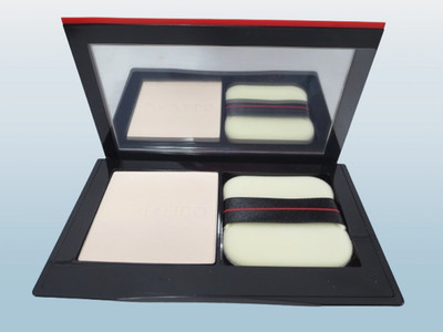SHISEIDO SYNCHRO SKIN INVISIBLE SILK PRESSED POWDER TRANSLUCENT MATTE 0.35 OZ