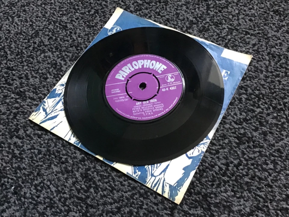 PETER SELLERS - ANY OLD IRON 1957 UK 7” SINGLE PARLOPHONE R4337 VERY GOOD+ - Image 3 of 4