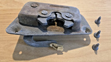 1983-1996 Ford Bronco Passengerright Tailgate Latch 1983-1996 Ford Bronco Passengerright Tailgate Latch