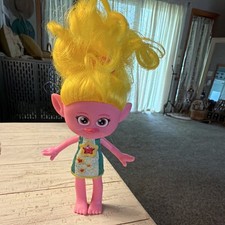 DreamWorks Trolls Poppy Doll Yellow Wavy Hair Pink Brown Eyes Star Dress 2022