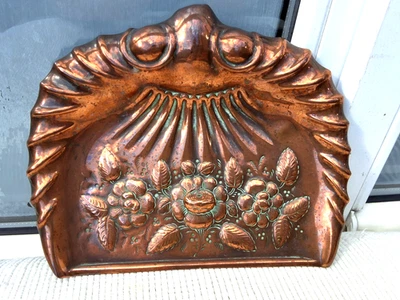VINTAGE ART NOUVEAU STYLE EMBOSSED COPPER CRUMB CATCHER - Image 1 of 4