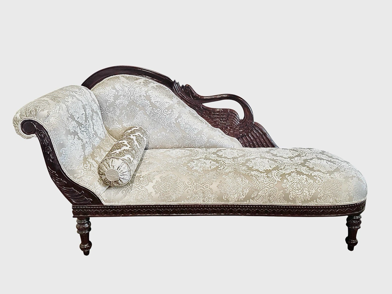 Stylish Luxury Chaise Lounges to Elevate Your Home in 2025