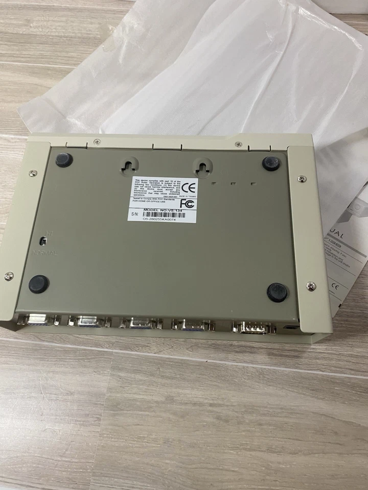 ATEN VGA Splitter VS-134 4-Port No Power Cord w/ Manual Vintage 1999 Video Box - Image 3 of 4