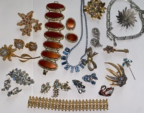 Vintage Jewelry Lot Rhinestone’s Lucite  6 Sets Trifari Linser Coro