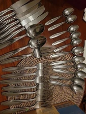 Groove Oneida 27 Hostess Set Spoons Dinner Forks Knifes  Teaspoons Bundle Lot