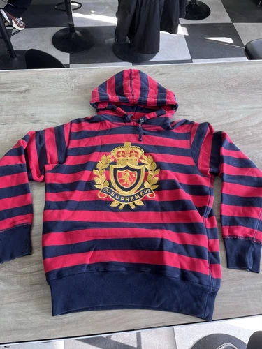 Sweat à capuche rayé logo écusson brodé Supreme F/W 07 Graal