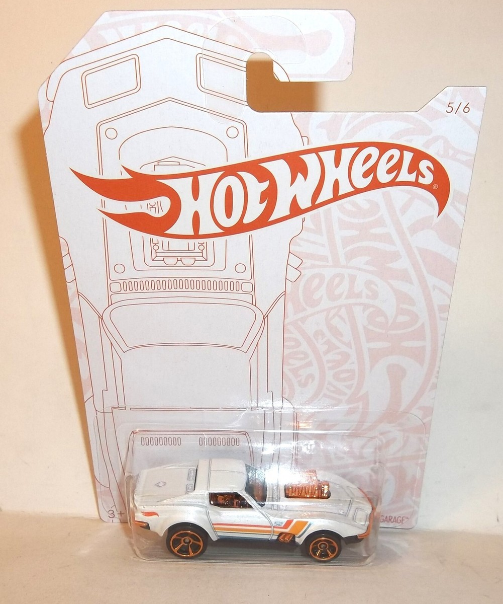 2020 HOT WHEELS HW PEARL AND CHROME 5/6 WHITE '68 CORVETTE GAS