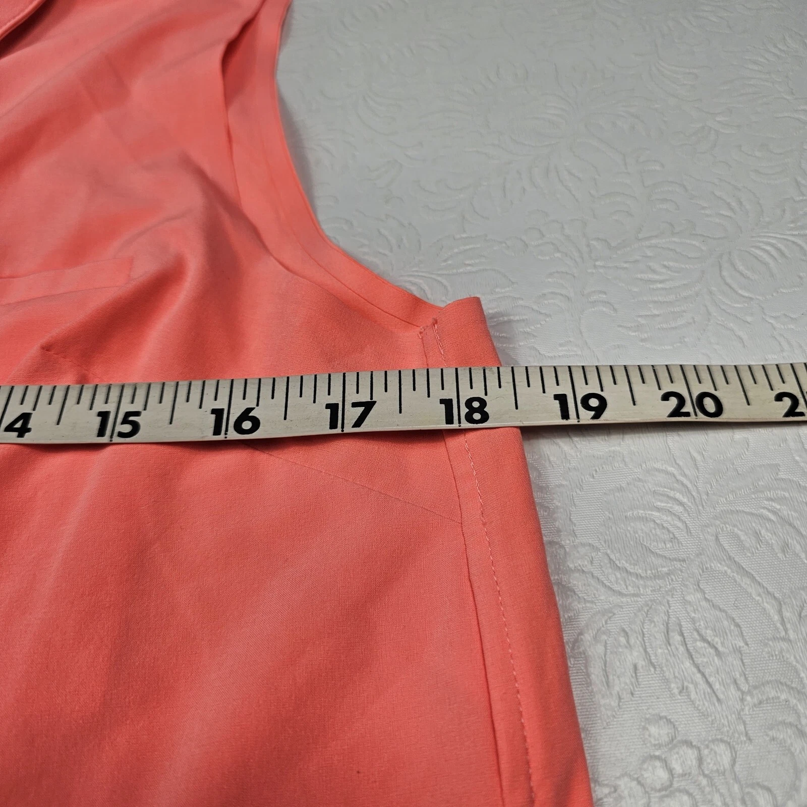 athleta sleeveless button up pit to pit 18in shirt