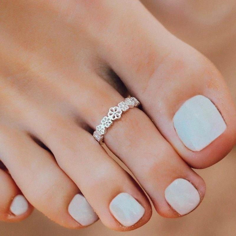 Hollow store flower ring