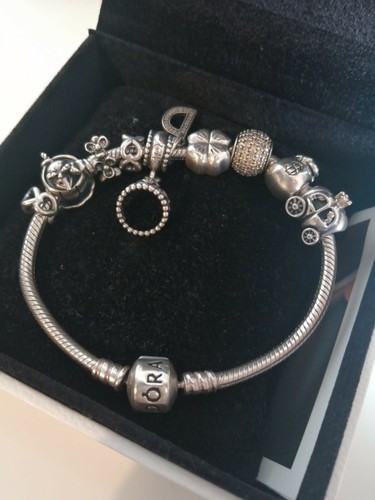 Bracciale Pandora originale con 3 charm e 2 clip, misura 18, mai usato |  eBay