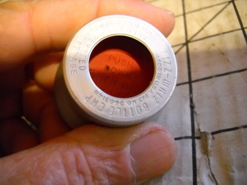 Vintage Fizz-Whiz Bottle Cap Advertising Nashville Savings & Loan Nashville, IL - Picture 5 of 6